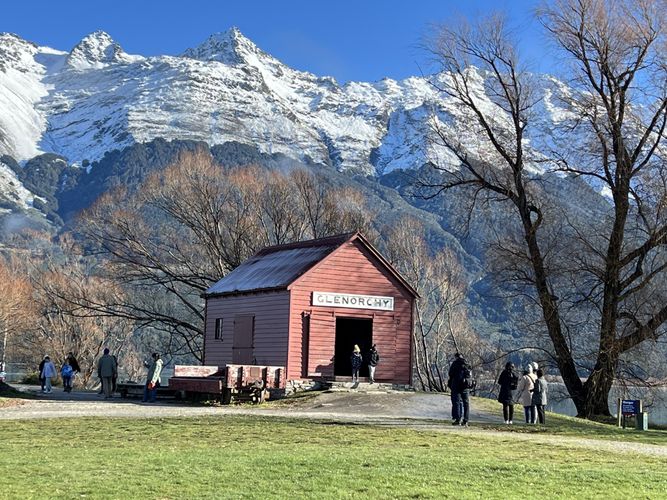 Glenorchy red shed